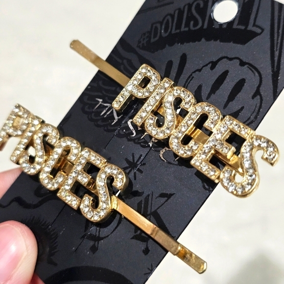 Cielo ✦ Pisces Hair Pins ✦ Zodiac Rhinestone Set of 2 Silver Astrology Accessory - Picture 3 of 8